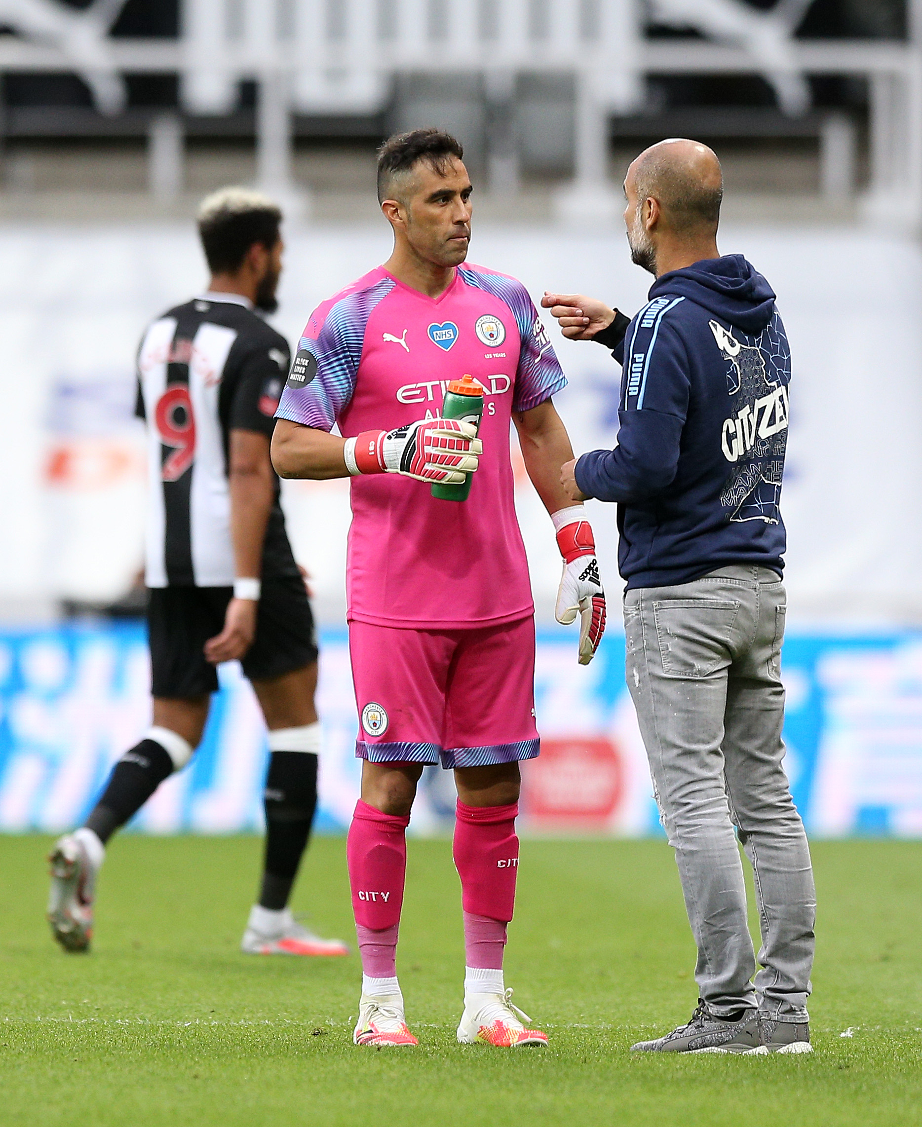 今晚成都蓉城备战足总杯，状态回暖细节曝光，赛场秩序良好，轮换策略成焦点(足总杯四分之一决赛几回合)-满冠app下载