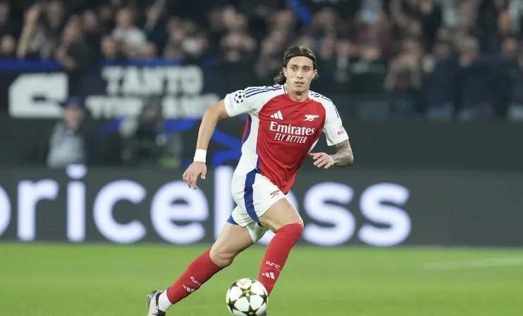 阿森纳训练开放日,今夜再遭质疑引欢呼,NBA季后赛在即,高层口径保持一致-满冠中国官网