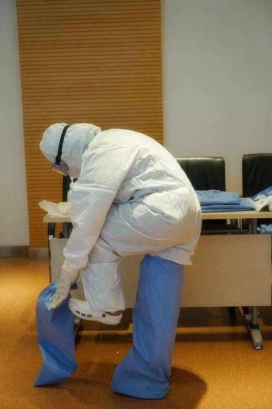  第一时间向全球观众播发突发新闻 -满冠