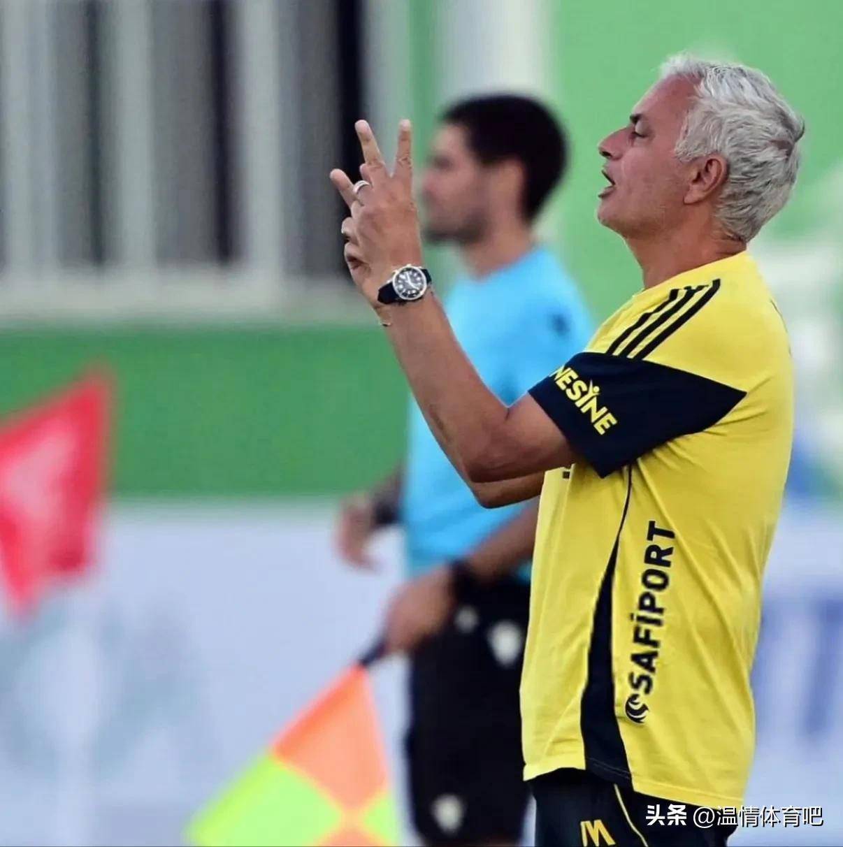 今夜突围战来临,罗马围绕欧冠复出首秀,话题不断,纪律约束更严格的简单介绍-满冠