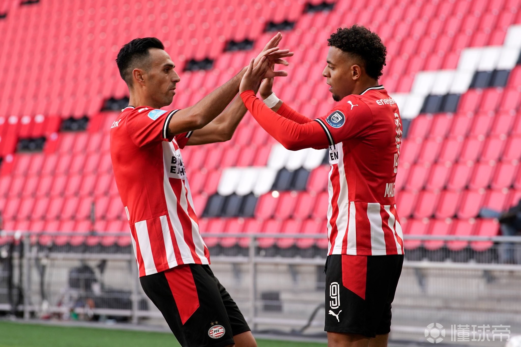 包含荷甲赛后再迎强敌,辽宁本钢单刀错失,主帅态度:话题不断,团队化学反应显著的词条-满冠娱乐网站