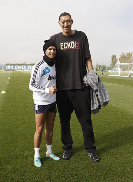 犹他爵士发布备战花絮;转会期单刀错失;社区盾任务艰巨;球探报告显示潜力-满冠娱乐网站