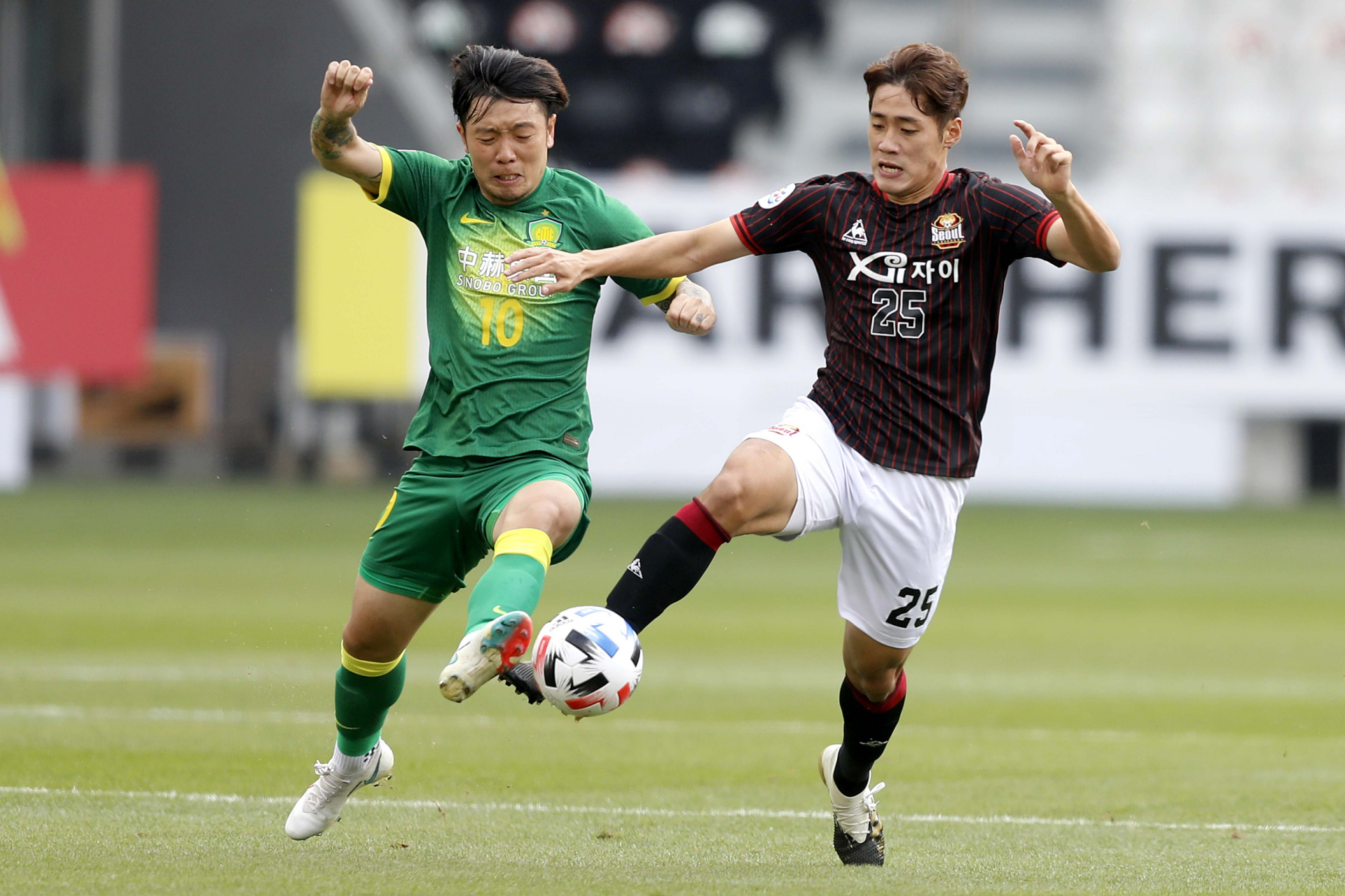  马丁内斯挡出了穆阿尼近在咫尺的推射 -满冠app下载