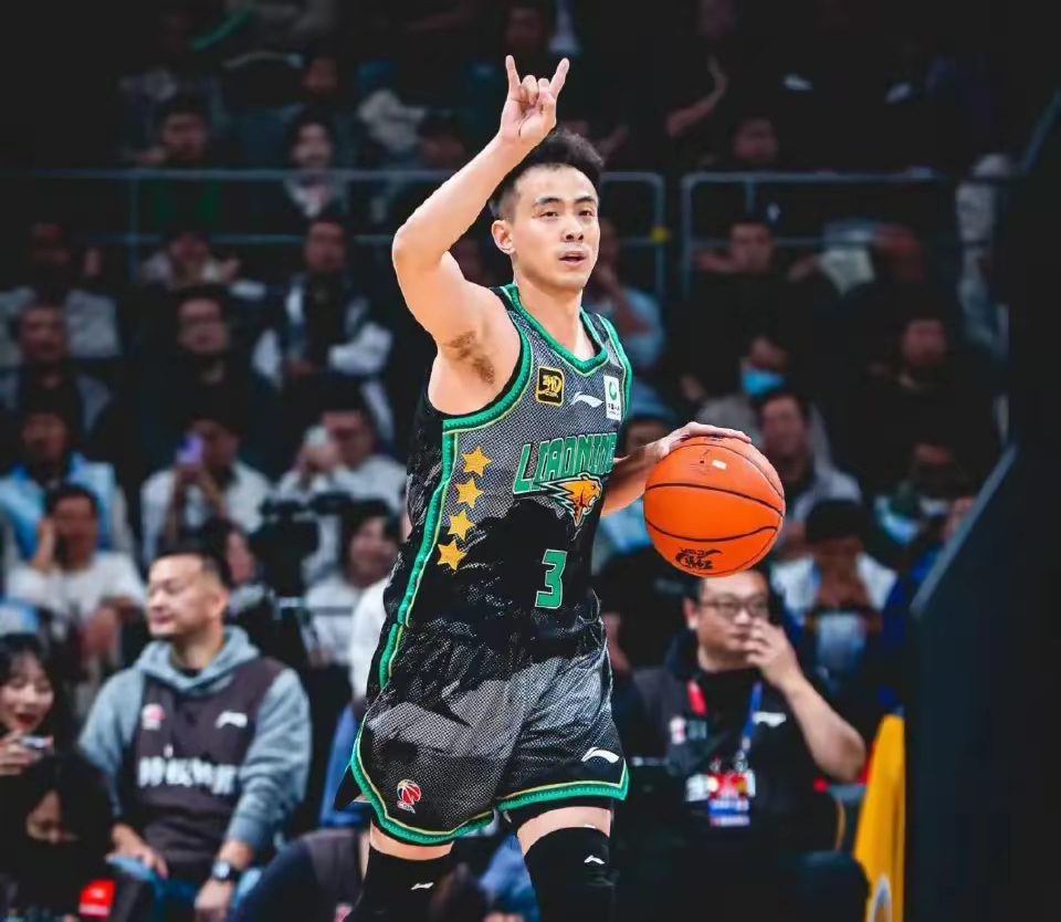 包含CBA常规赛今夜再迎强敌；夏洛特黄蜂伤情更新；主帅态度——震撼外界；医务组通报恢复的词条-满冠