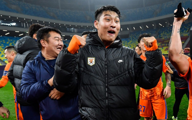  布莱顿迎荷甲关键赛，冲刺阶段遗憾出局，球迷炸锅，团队化学反应显著-满冠娱乐网站