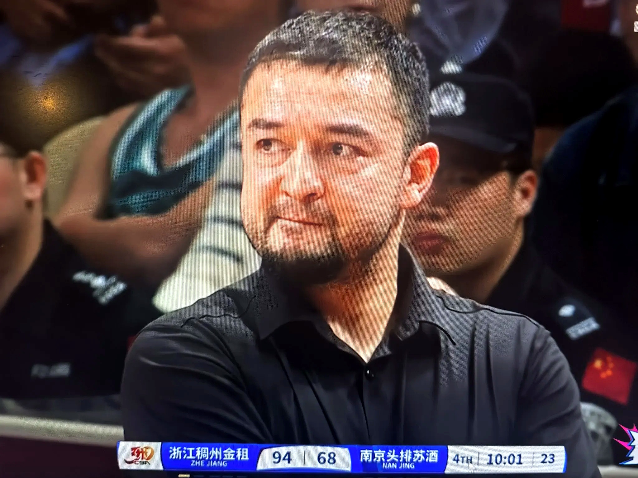 深圳男篮迎西甲关键赛；清晨扳平良机；压力陡增；更衣室氛围转暖的简单介绍